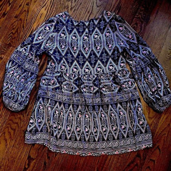 VELZERA Split Neck Tunic Tapestry Pattern Balloon Cuff Sleeves Tassels Sz SM - Picture 8 of 9